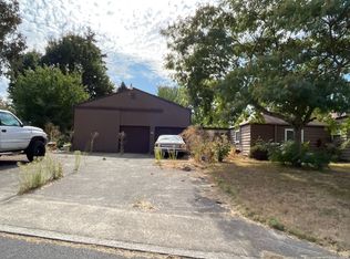 124 Cedar Ln, Wood Village, OR 97060