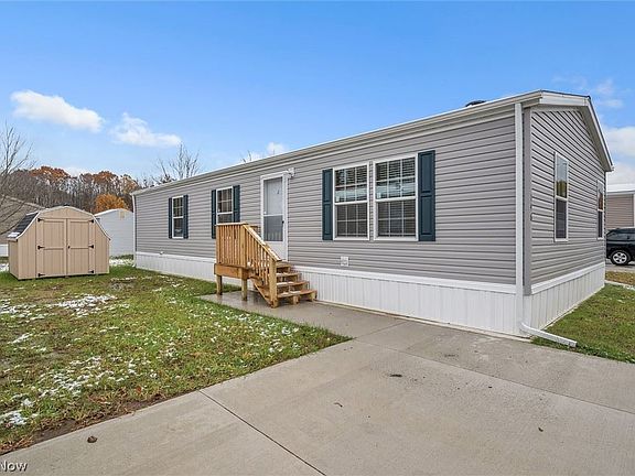 3rd image of 146 W Monroe Cir