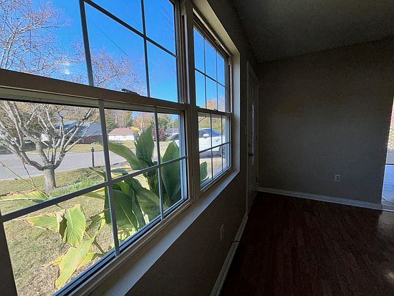 4th image of 5317 Beechwood Dr