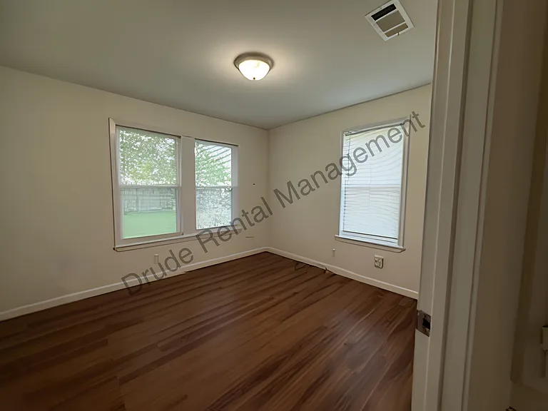 30121 Julia St — Photo 7