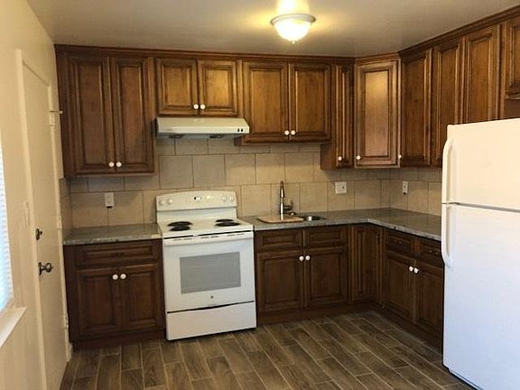 3rd image of 4482 Hamilton Ave APT B