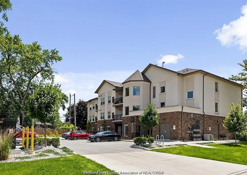 480 Fairview Blvd #101