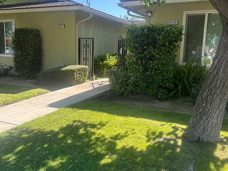 6150 N Fresno St — Photo 5