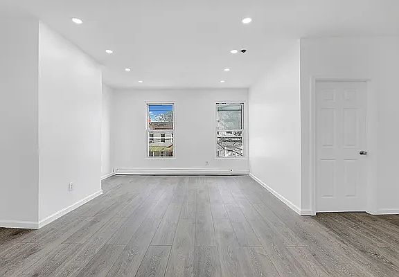 4th image of 108 Bradford St