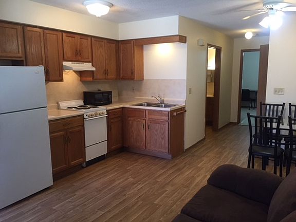 5th image of 1302 Brighton Dr #495
