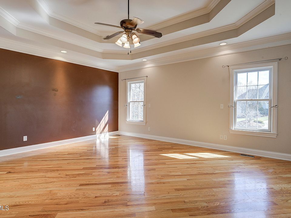 25th image of 405 Heather View Dr