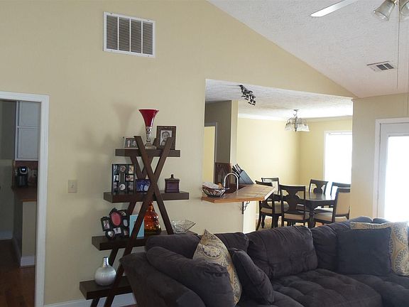 4th image of 242 Due West Dr