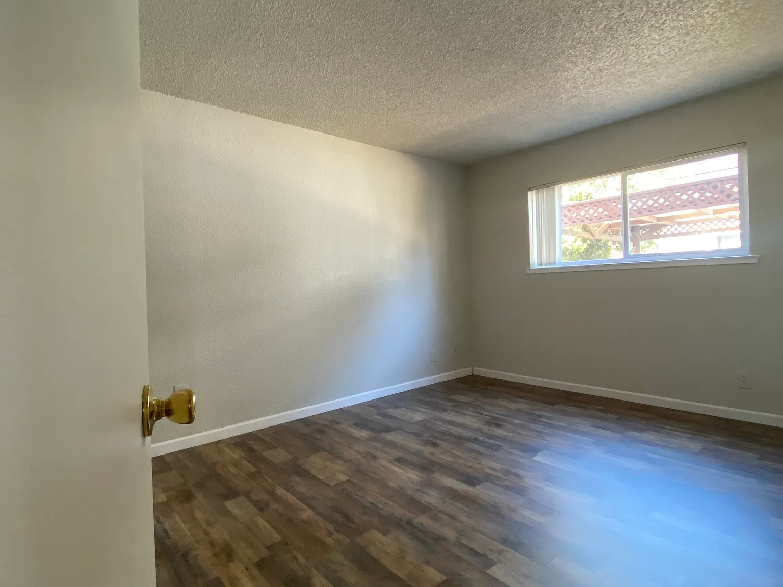 2 bed, 850 sqft, $1,750 — Photo 4