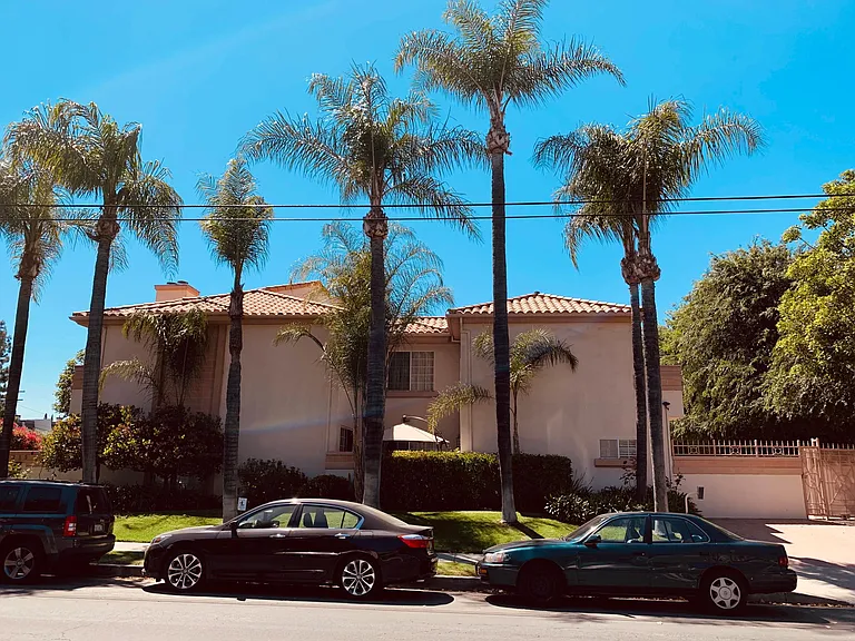 Etiwanda 1 HOA 6 Secure Owned 6 Units On Property.