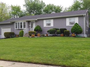 21 Nottingham Dr, Howell, NJ 07731