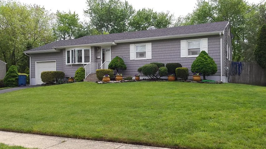 21 Nottingham Dr photo 1