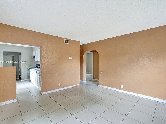 4th image of 2649 NW 10th St