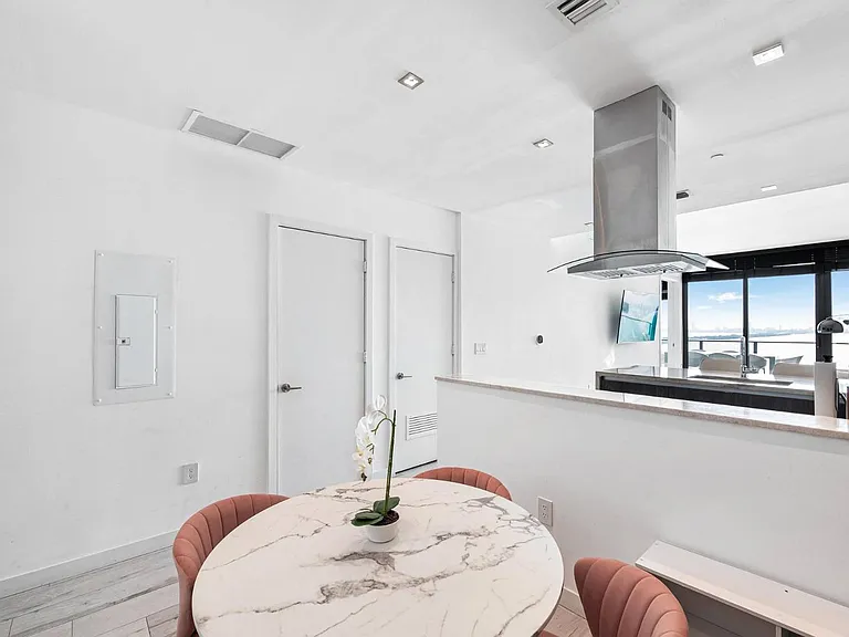 480 NE 31st St #1603 — Photo 3