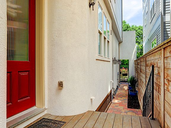 2nd image of 1510 W 24th St