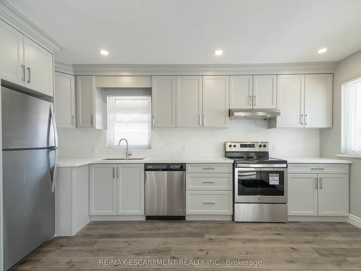 3 bed, $2,595 — Photo 3