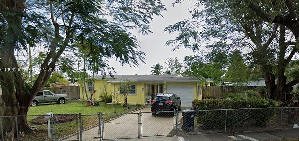 1st image of 4401 SW 112th Ave