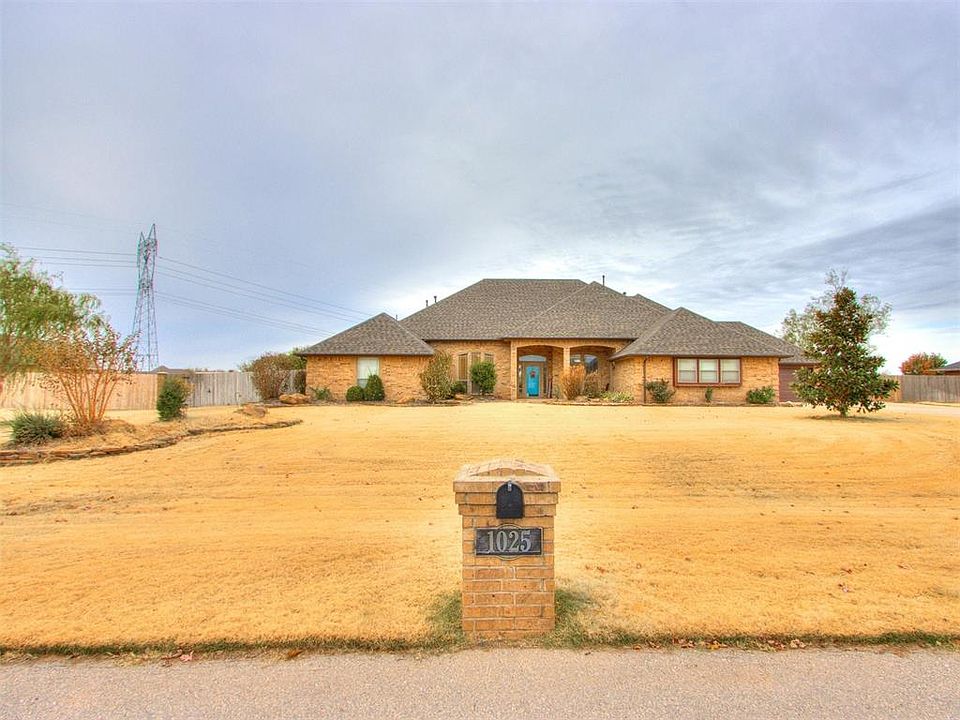 1st image of 1025 Belmonte Pl
