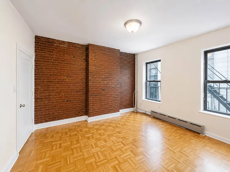 228 W 25th St #2LL — Photo 6