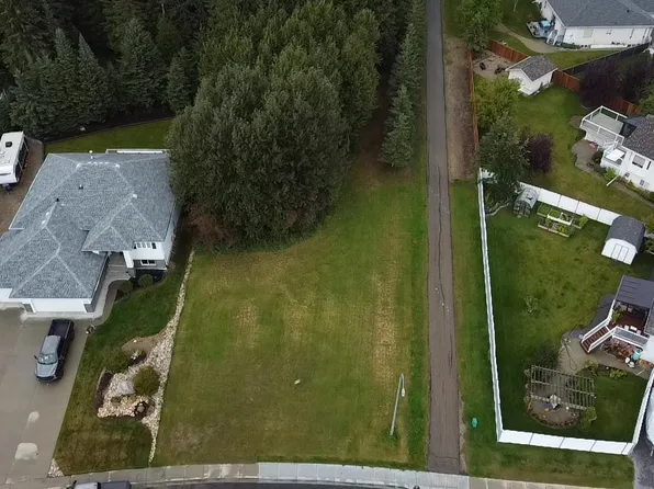 5600 16th Ave, Edson, AB T7E 1X1