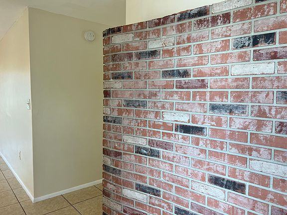 3rd image of 3253 Brookfield Dr