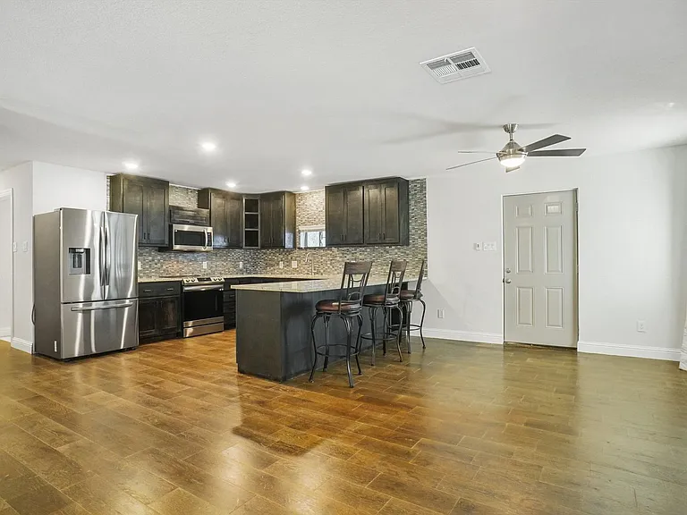617 Park St — Photo 7