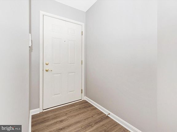 4th image of 2500 Shelley Cir #1-1C