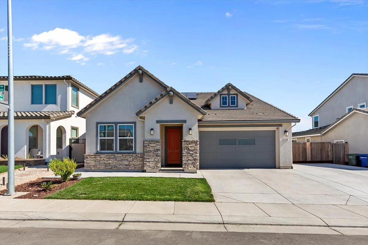 4368 Icon Ave photo 1