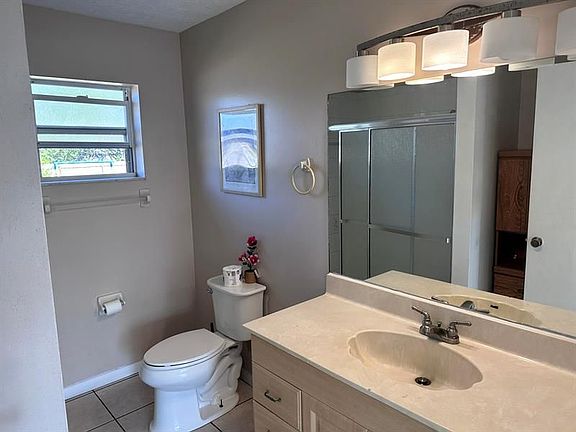 5th image of 1131 SW Bayshore Blvd