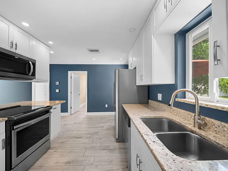 645 95th Ave N #1 — Photo 9