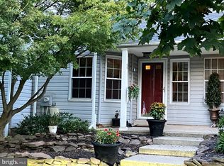 18 Old Mill Ln, Holland, PA 18966