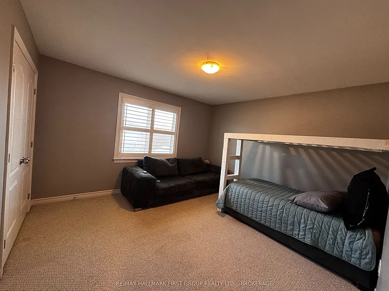 1098 Woodhaven Dr — Photo 23