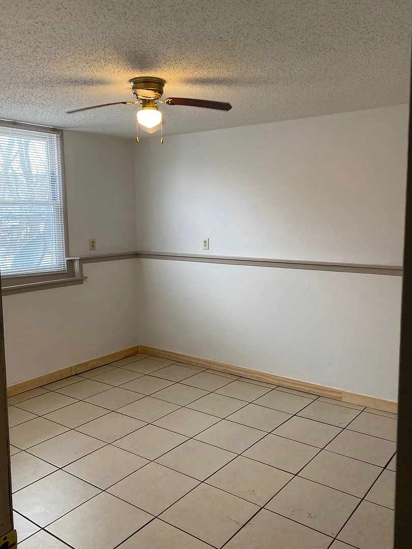 305 Melody Lane — Photo 3