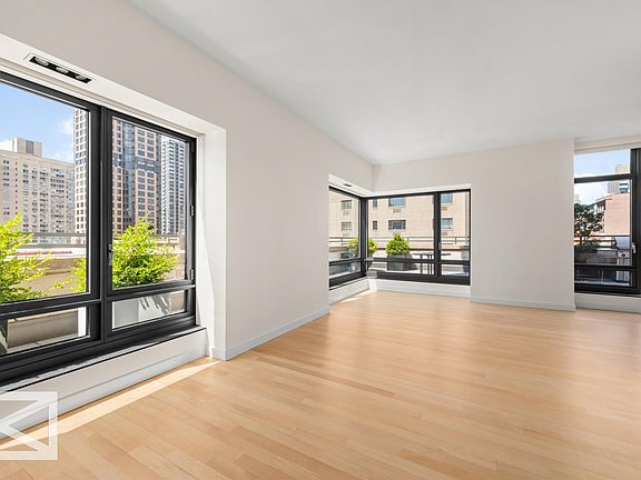 3rd image of 450 E 83rd St APT 6A