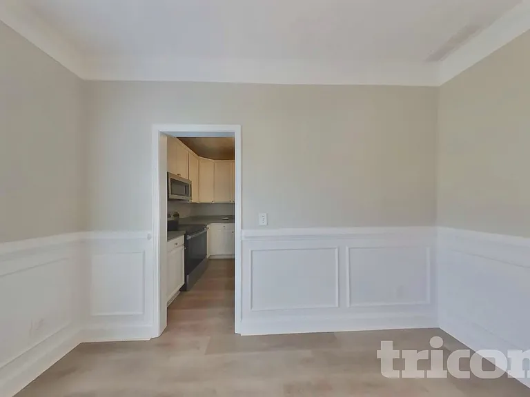 417 Carrie Ct — Photo 4