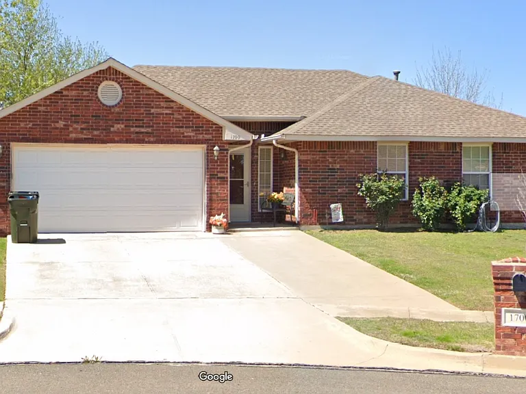 1700 Teakwood Cir — Photo 1