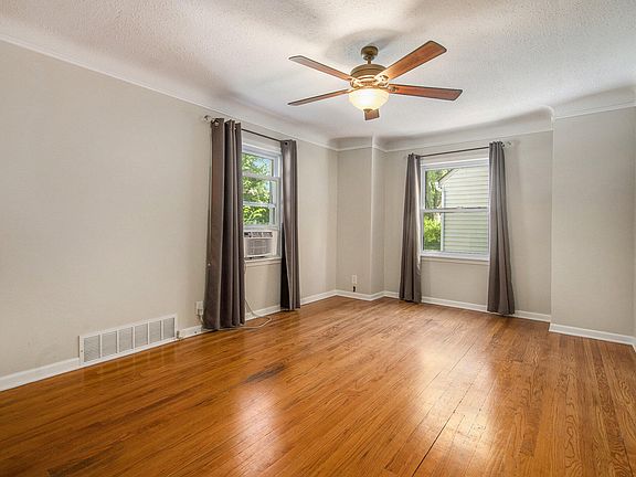 4th image of 811 Dwight St