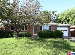 5335 Sumner St, Lincoln, NE 68506