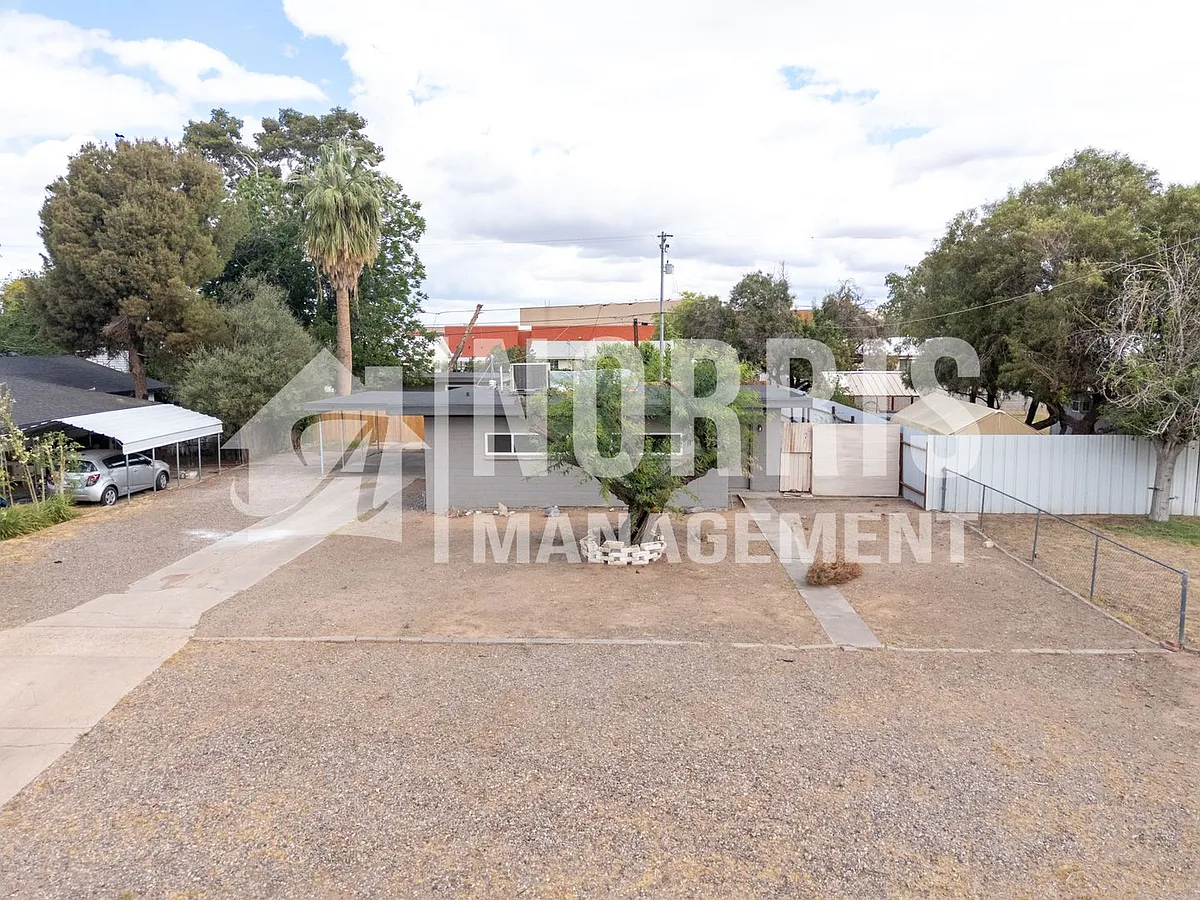 Building Photo - 748 W Pima Ave