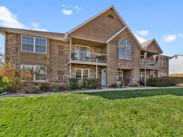 387 North Dries STREET #B, Saukville, WI 53080