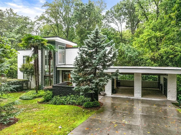 1960 Tall Tree Dr NE — Photo 6