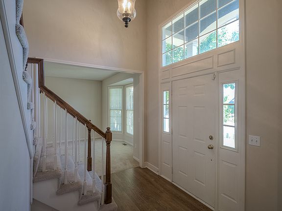 5th image of 13216 Connell St