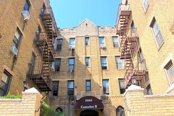 Rented by Compass | media 35