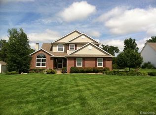 2116 Ore Creek Ln, Brighton, MI 48114