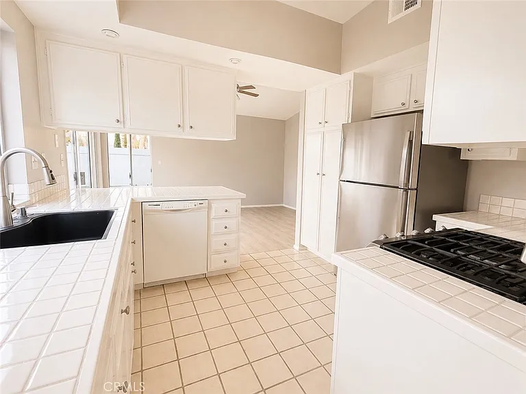 11486 Cardiff Ln — Photo 4