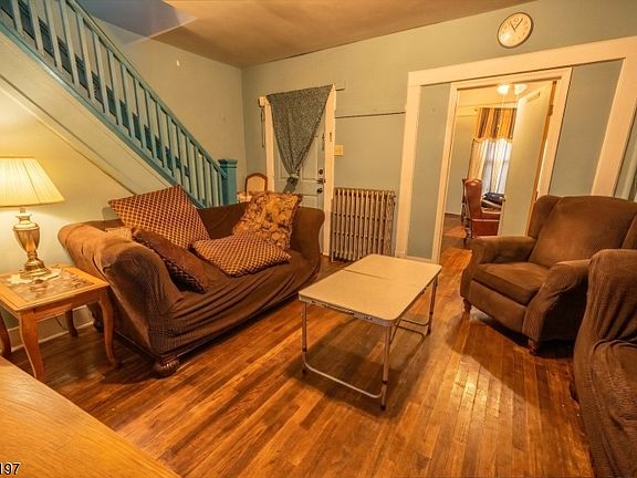 4th image of 25-27 Goodwin Ave