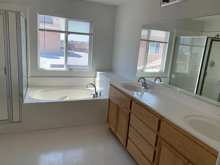 11926 Forest Park Ln — Photo 16