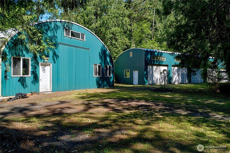 2nd image of 5621 Paradise Lane