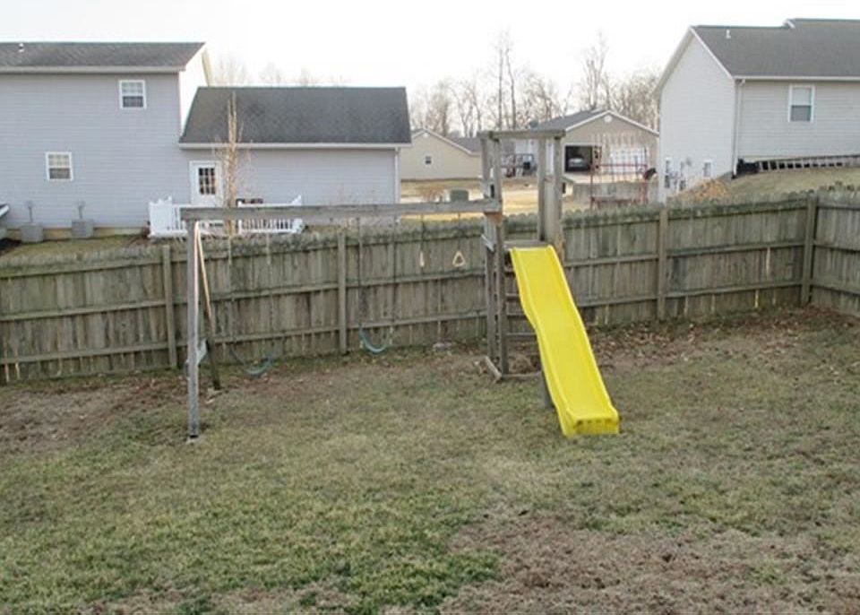 2nd image of 321 Greenbrier Dr