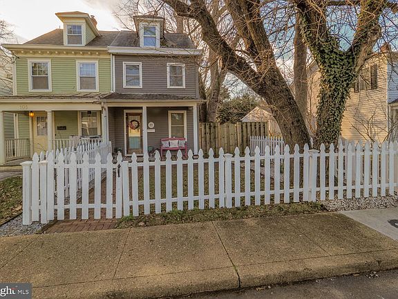 4th image of 107 Tucker St