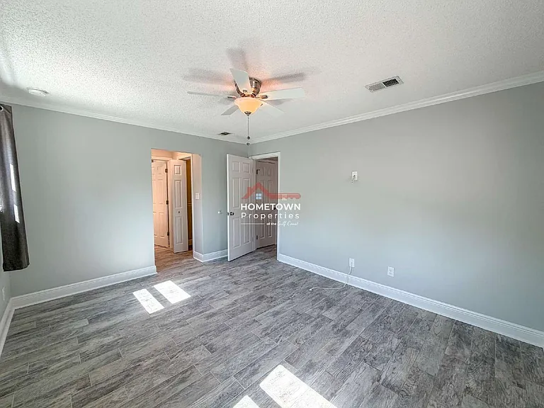 220 Cordoba St — Photo 18